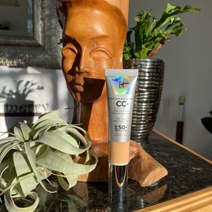 IT CC+ Color Correcting Foundation spf50+medium tan